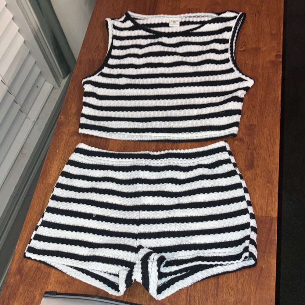 Striped Black and White Set 10yr old size new in package